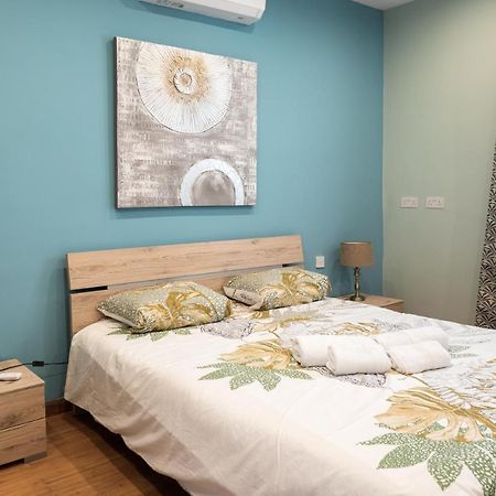 Entire Luxury Sliema Townhouse Steps From Beach Esterno foto