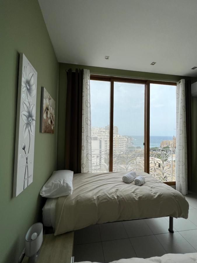 Entire Luxury Sliema Townhouse Steps From Beach Esterno foto