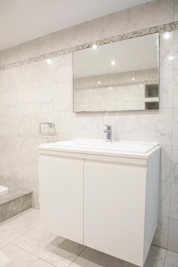 Entire Luxury Sliema Townhouse Steps From Beach Esterno foto