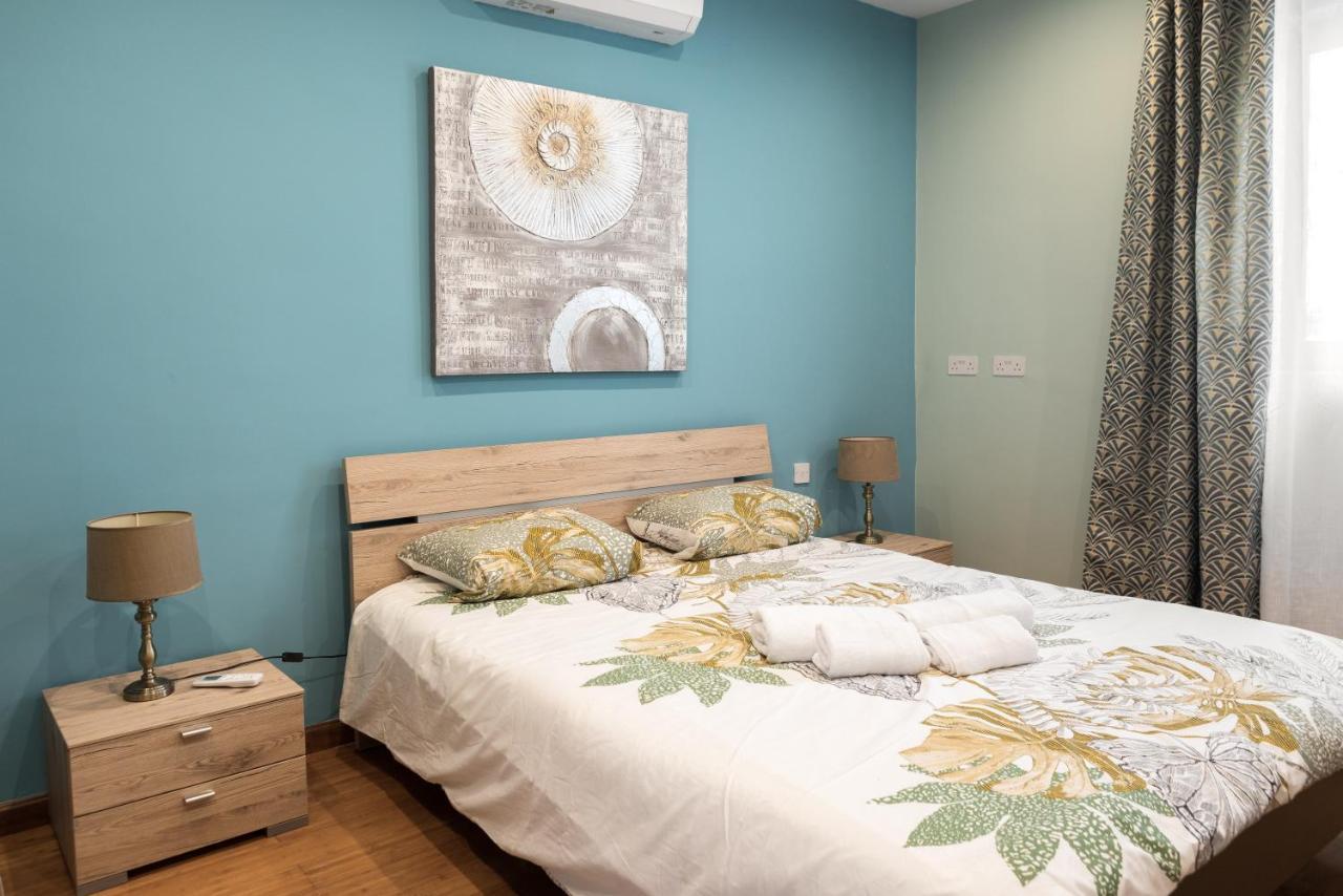 Entire Luxury Sliema Townhouse Steps From Beach Esterno foto