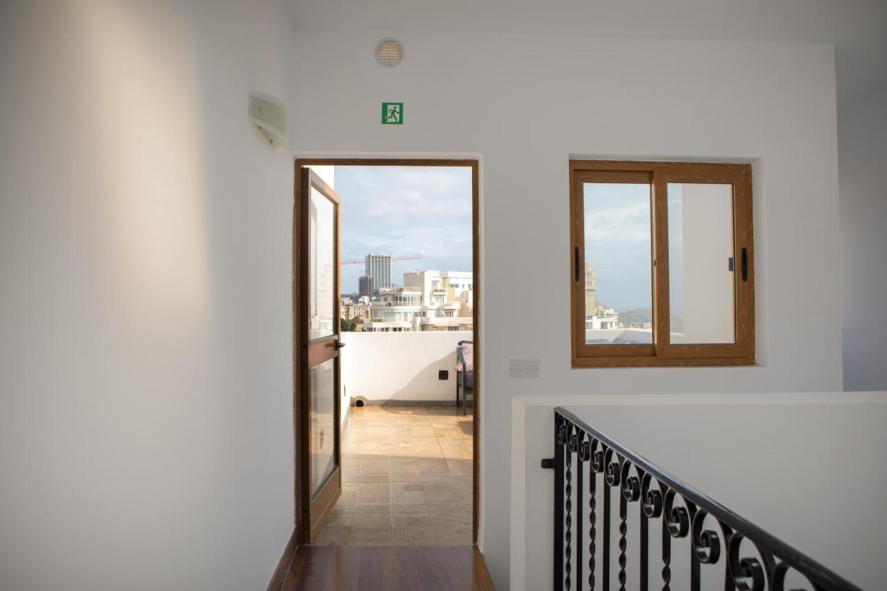 Entire Luxury Sliema Townhouse Steps From Beach Esterno foto