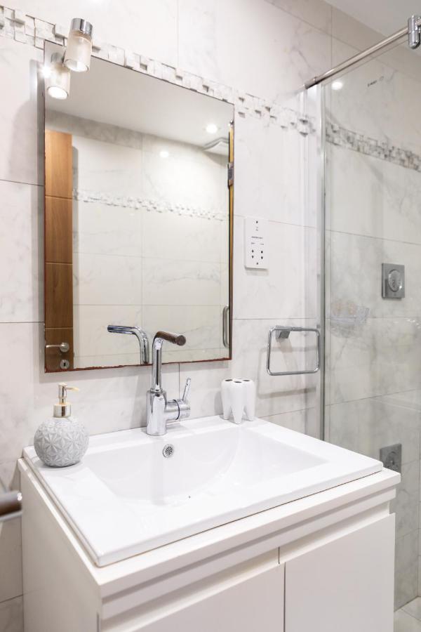 Entire Luxury Sliema Townhouse Steps From Beach Esterno foto